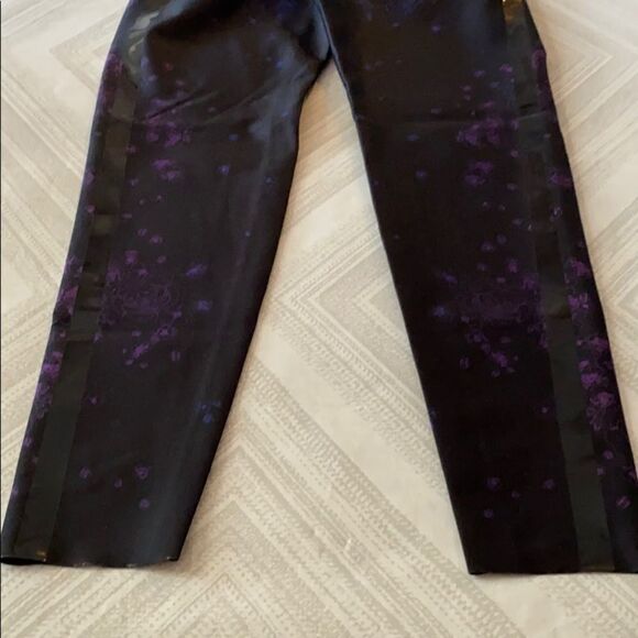 Ultracor Black Floral & Patent Side Stripe Leggings Size M - Picture 8 of 8